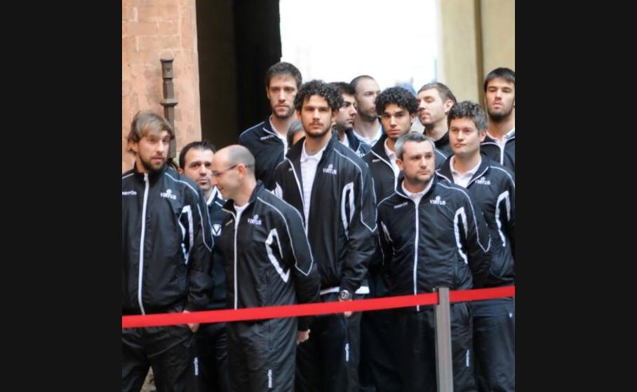 Da Morandi a Prodi, i vip salutano Lucio - L'Unione Sarda.it