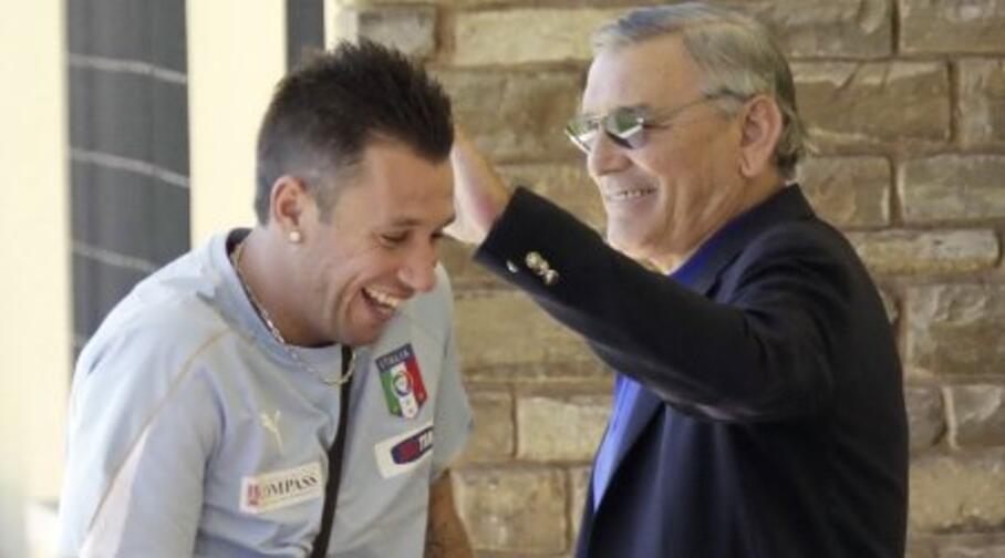 gigi riva scherza con cassano in uno dei raduni della nazionale italiana di calcio
