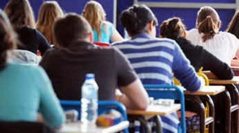 studenti durante un compito in classe