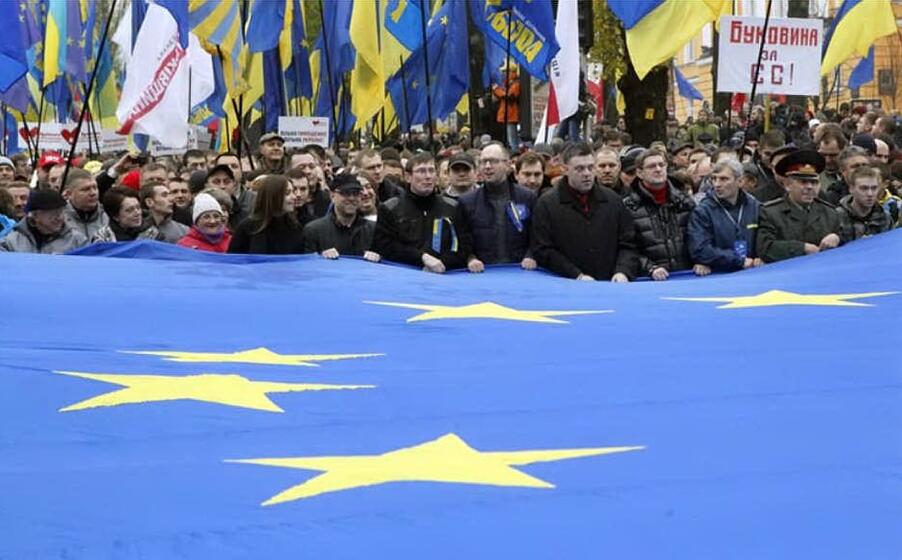 Ucraina Unione Europea / European Union has agreed to loan Ukraine €1