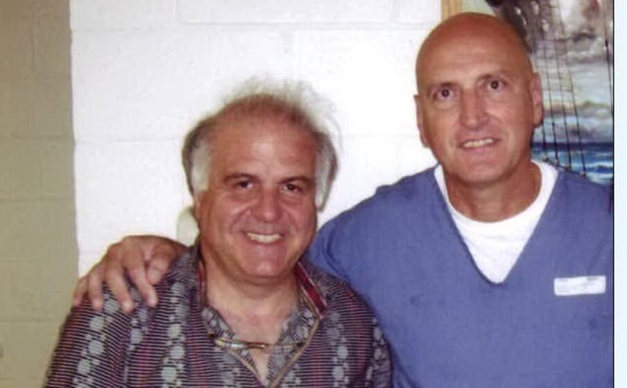 chico forti (a destra) con l amico sardo roberto fodde
