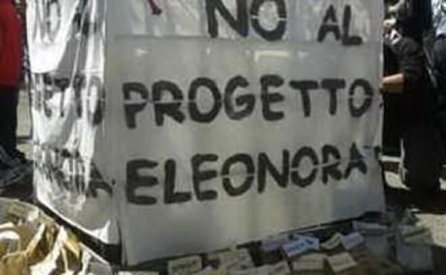 protesta contro il progetto della saras