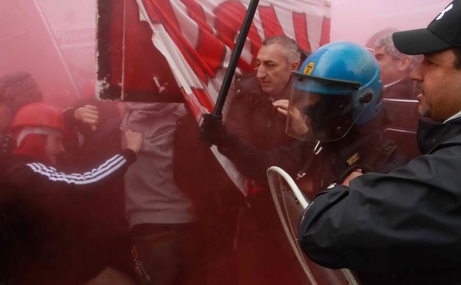 scontri a milano
