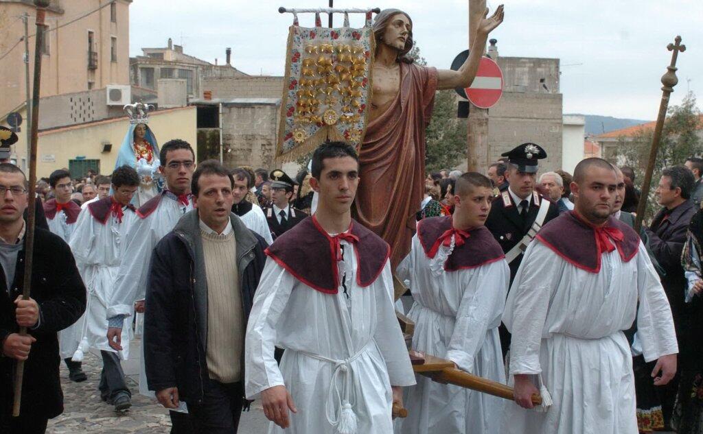Da Oliena la liturgia della Pasqua La messa solenne seguita da Videolina - L'Unione Sarda.it