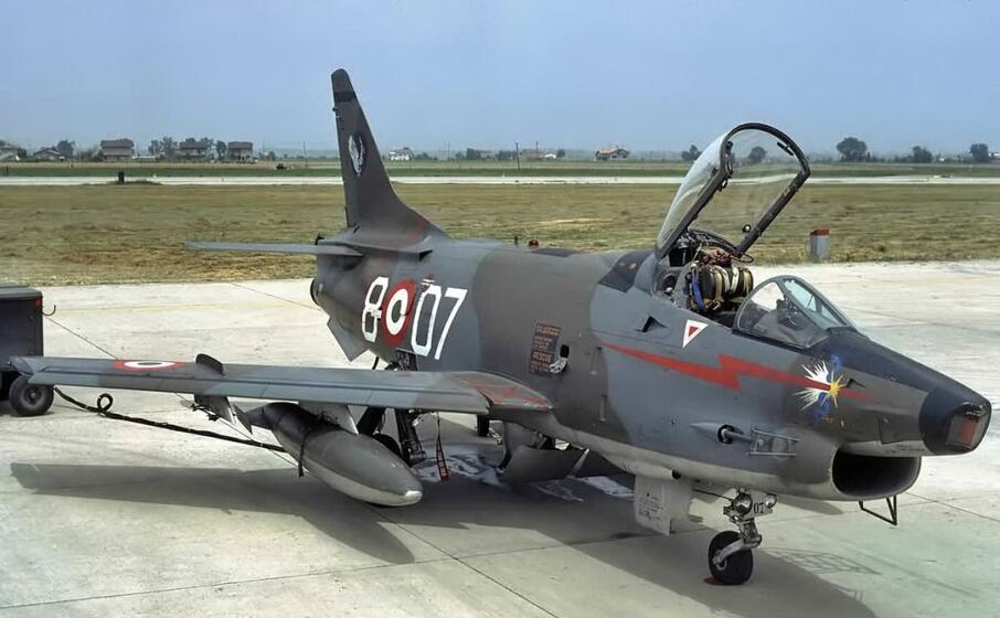 un jet dell aeronautica militare