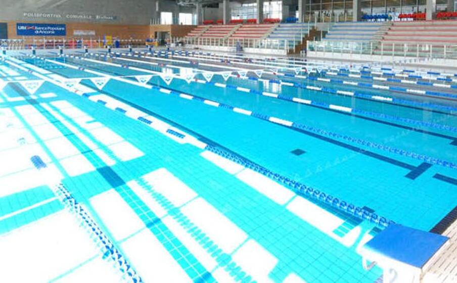 una piscina