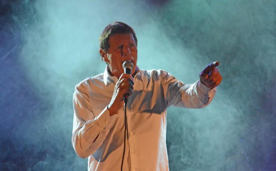 Amarcord di successi per Sandro Giacobbe in concerto a Cagliari L