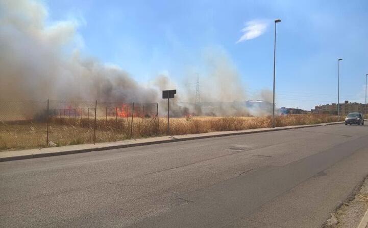 l incendio a quartu (foto del nostro lettore alberto)