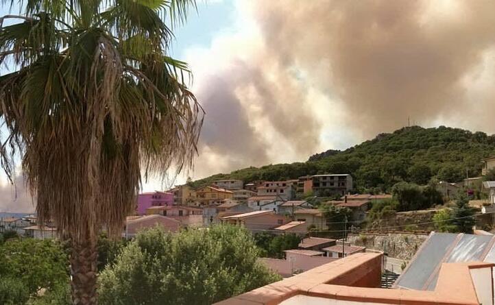 il fumo (foto di una lettrice claudia concas)