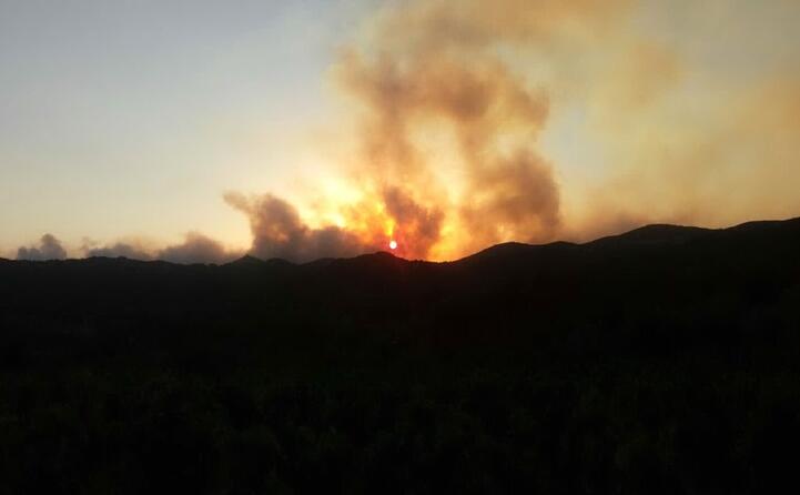 l incendio ad arbus (foto del lettore carlo)