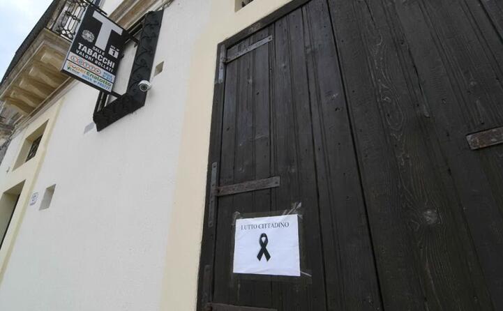 le attivit commerciali di specchia sono chiuse per lutto cittadino