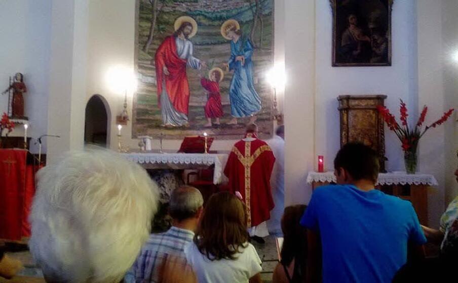 l ultima messa nella chiesa di san quirico (foto di maria giovanna campus)