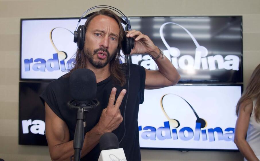 bob sinclar negli studi di radiolina (foto max solinas)
