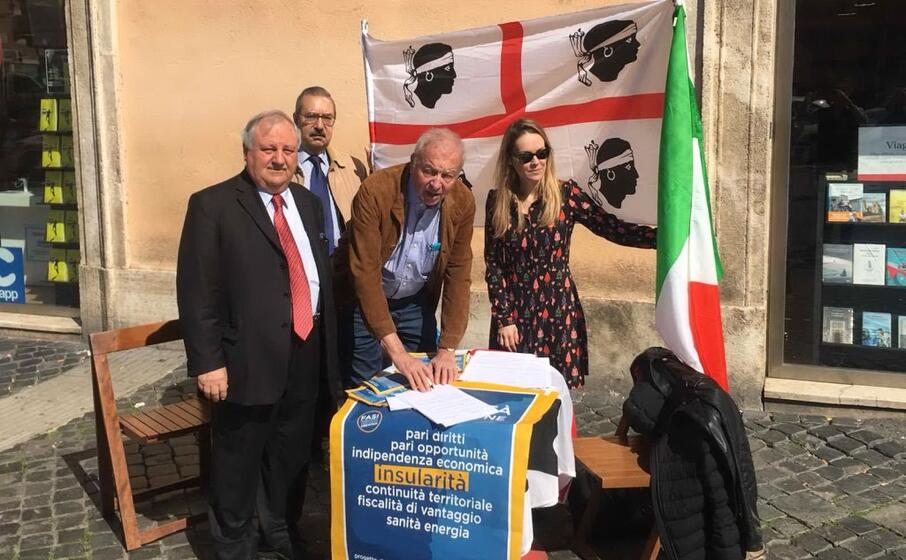 mario segni scrive il suo nome a roma