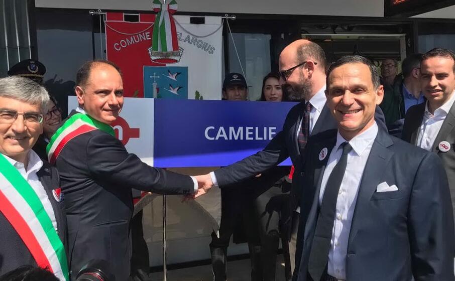 l inaugurazione della fermata di via delle camelie