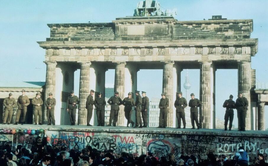 #AccaddeOggi: il 13 agosto 1961 inizia la costruzione del muro di