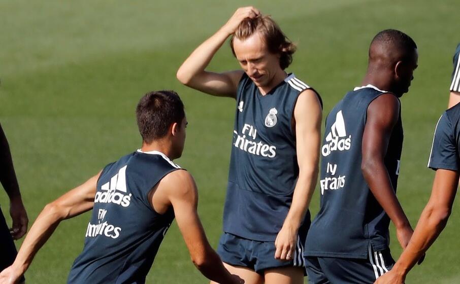 luka modric con la maglia del real madrid (foto ansa)