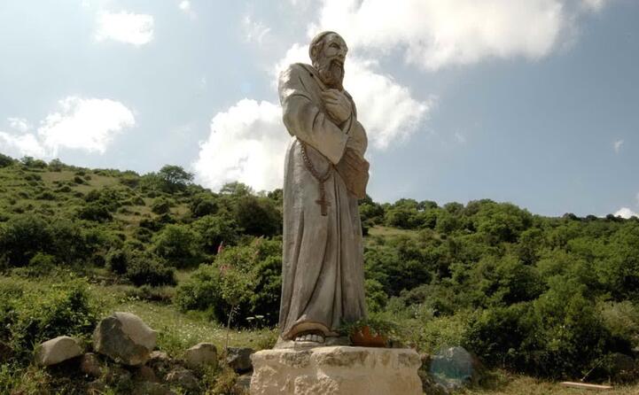 la statua di fra nicola (archivio unione sarda)