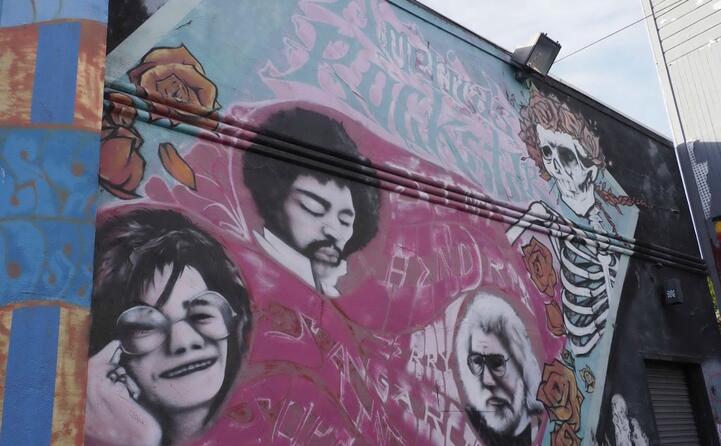 a san francisco un murale con lei jimi hendrix e jerry garcia (ansa)