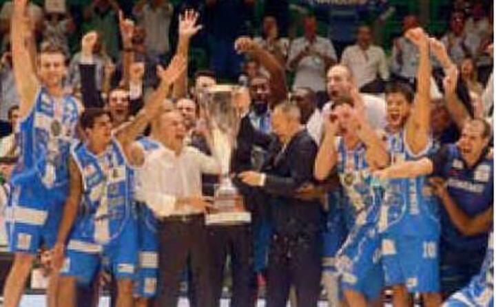 la festa della dinamo al palaserradimigni (archivio l unione sarda)