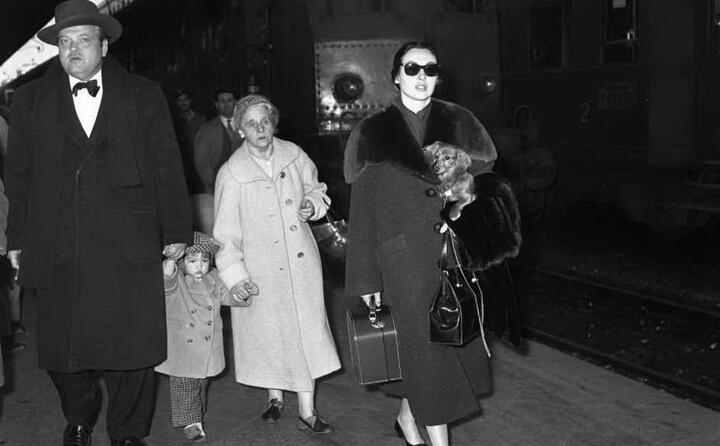 l arrivo della famiglia welles alla stazione termini (ansa)