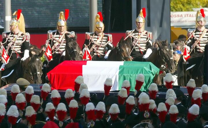 un immagine dai funerali (foto ansa)