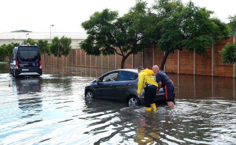 un immagine dei recenti allagamenti a cagliari (foto l unione sarda)