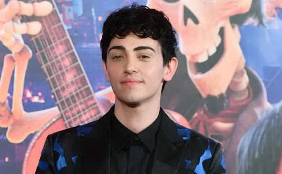 Michele Bravi ancora nella bufera. La famiglia della vittima &quot;Nemmeno