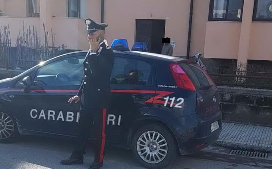 l auto dei militari (foto carabinieri)