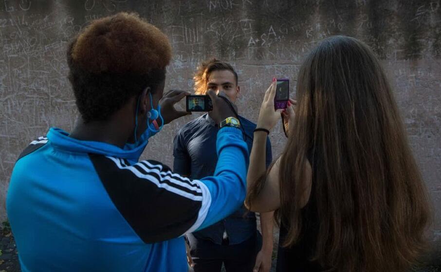 uno scatto dal backstage del progetto so(g)no (unhcr michele cirillo foto da facebook)