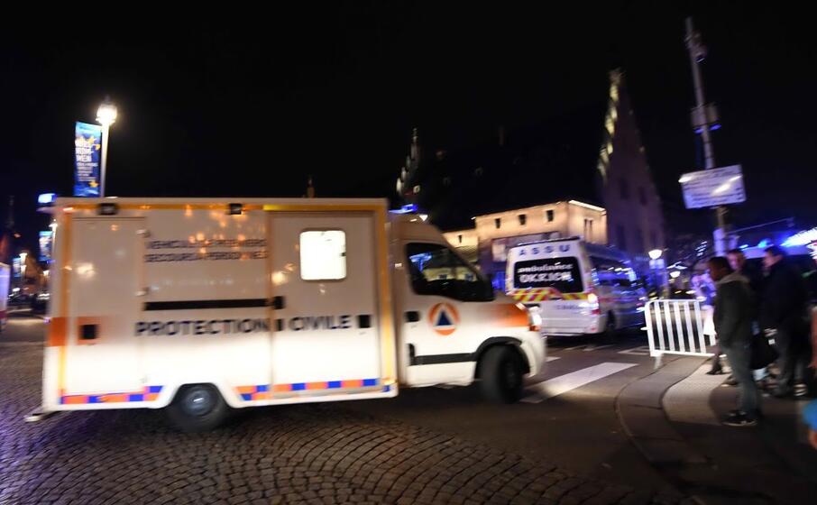 l arrivo delle prime ambulanze