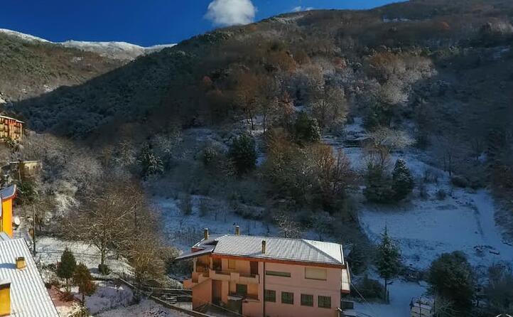 la nevicata non durata moltissimo ma stata comunque sufficiente per far depositare a terra un morbido strato bianco