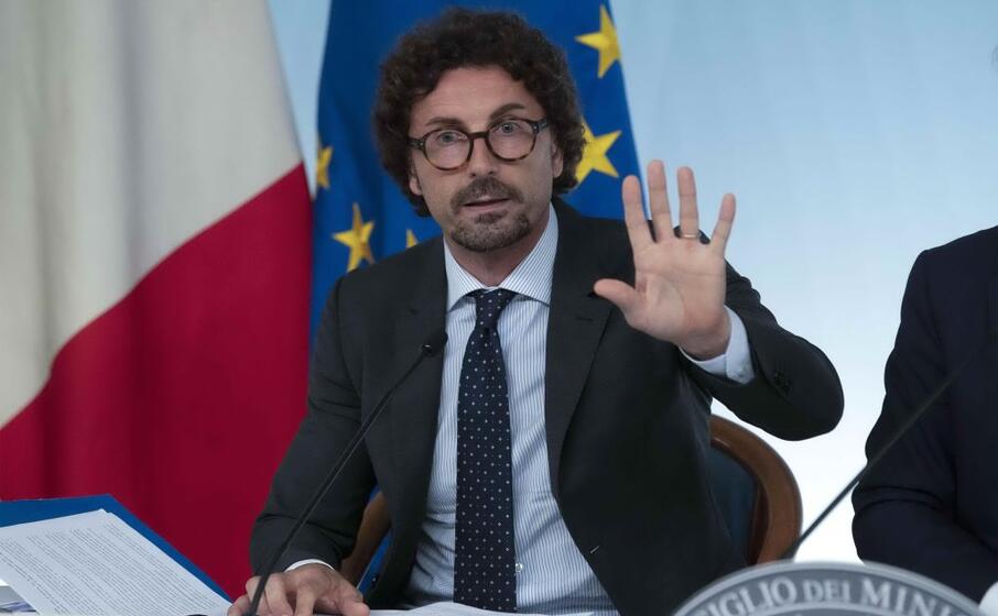 danilo toninelli (ansa)
