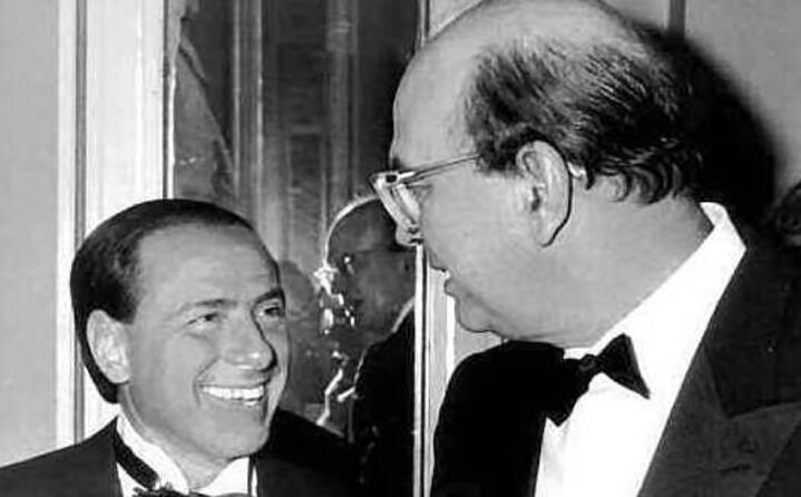 craxi stato coinvolto nelle inchieste di mani pulite condotte dalla procura di milano ha subito due condanne per corruzione e finanziamento illecito