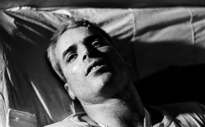 john mccain in un ospedale di hanoi ha partecipato anche lui alla guerra
