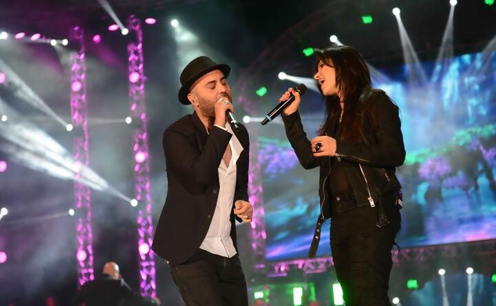 duetta con elisa in un concerto a milano