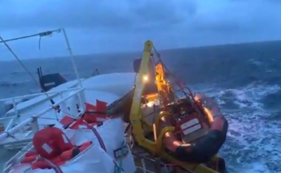 una foto presa dal profilo twitter di sea watch