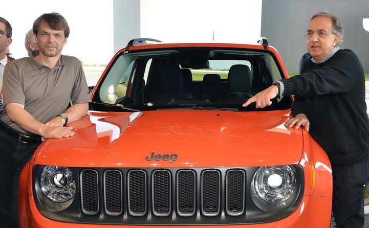 da destra sergio marchionne e mike manley (archivio l unione sarda)