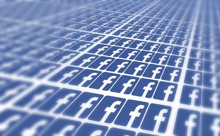 la f simbolo di facebook