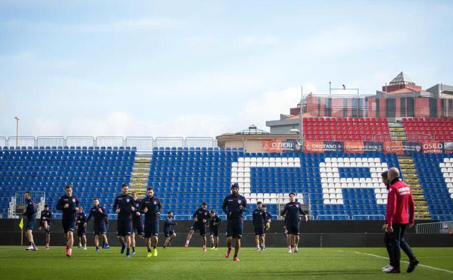 l allenamento del cagliari (foto twitter)