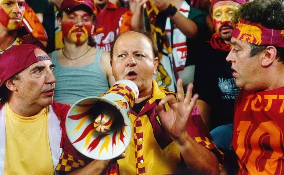 massimo boldi nel film tifosi del 1999 (ansa)