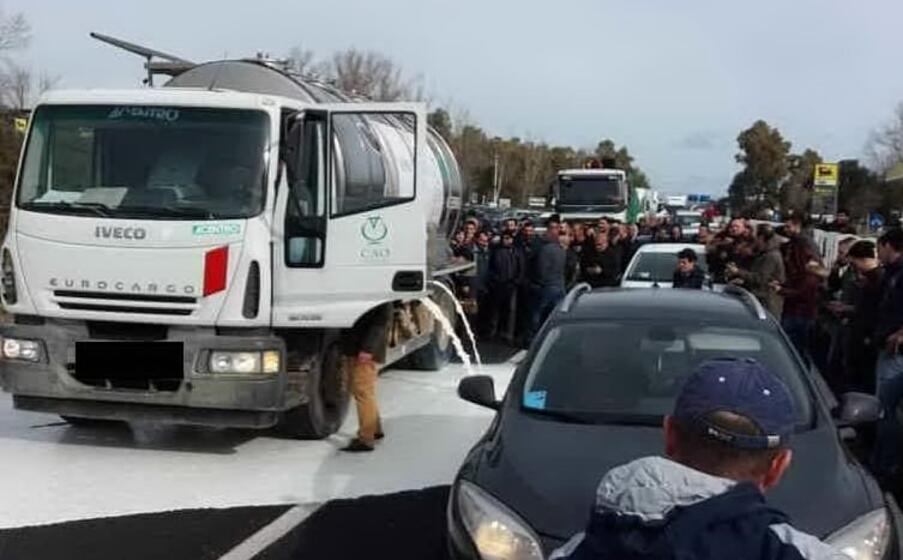 una delle proteste (foto l unione sarda)