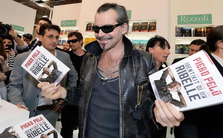 a torino per presentare la sua autobiografia indentikit di un ribelle