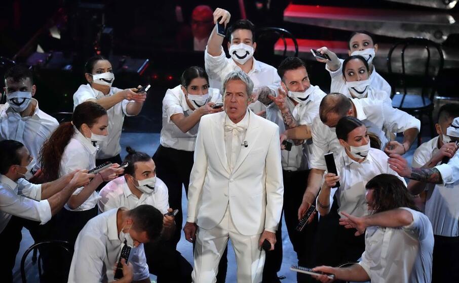 baglioni attacca con e adesso la pubblicit