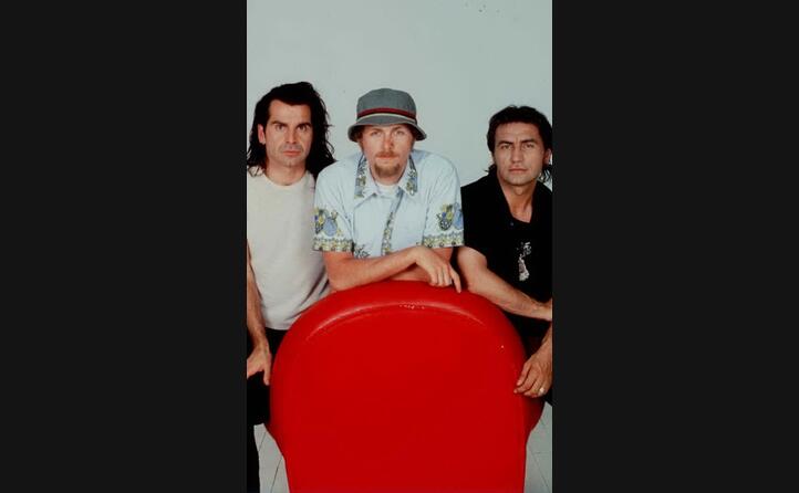 sempre in prima linea per i diritti umani con jovanotti e ligabue ha firmato il mio nome mai pi brano manifesto del pacifismo italiano