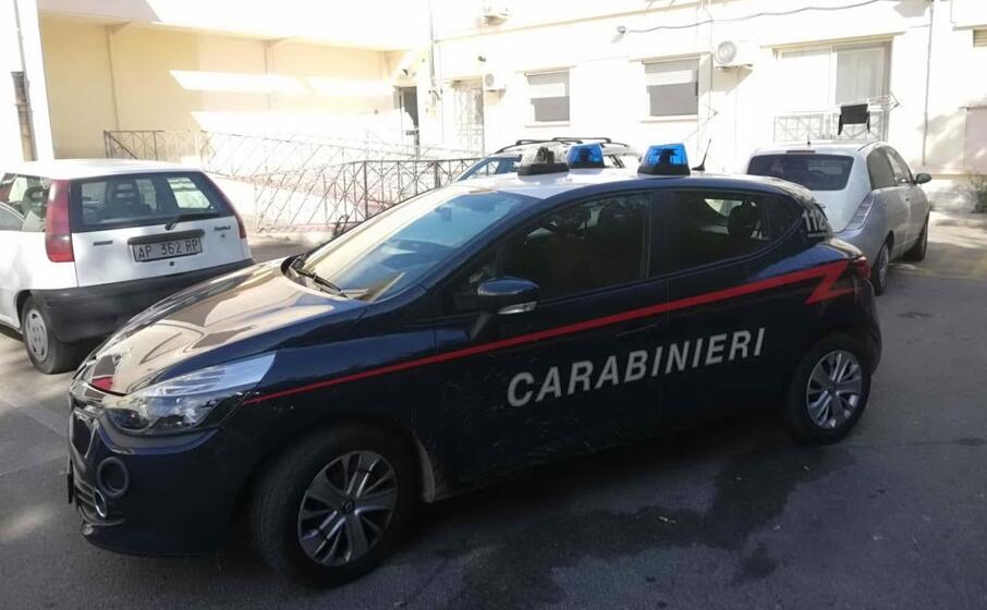 (foto carabinieri)
