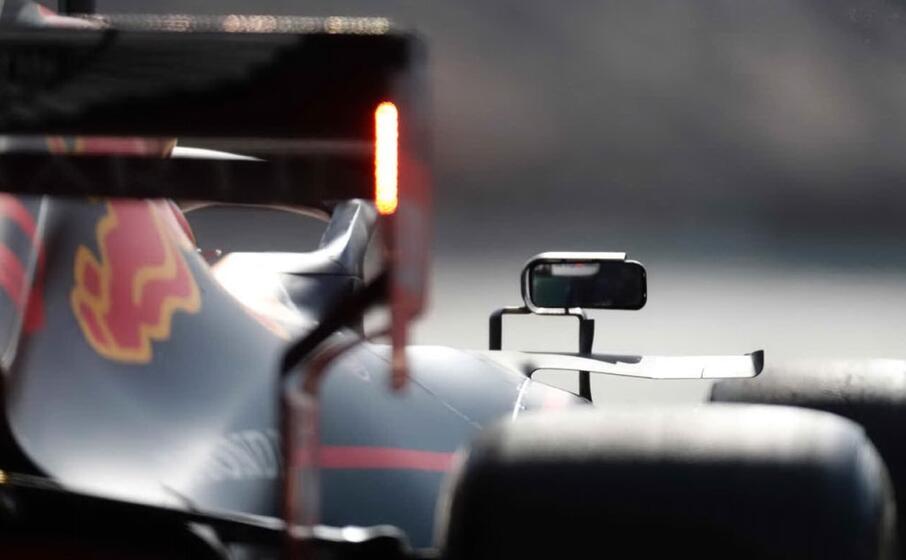 la nuova red bull di max verstappen (foto ansa e twitter)