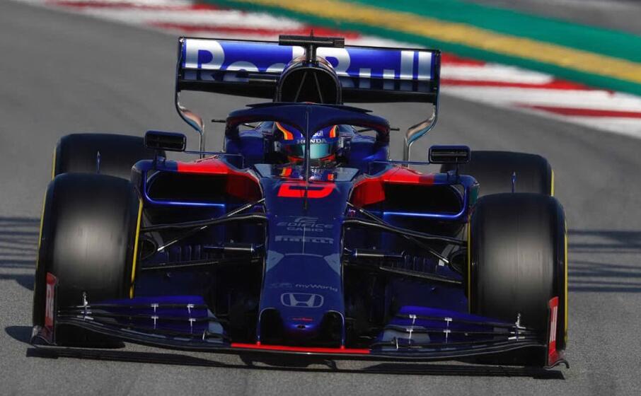 la toro rosso di alexander albon
