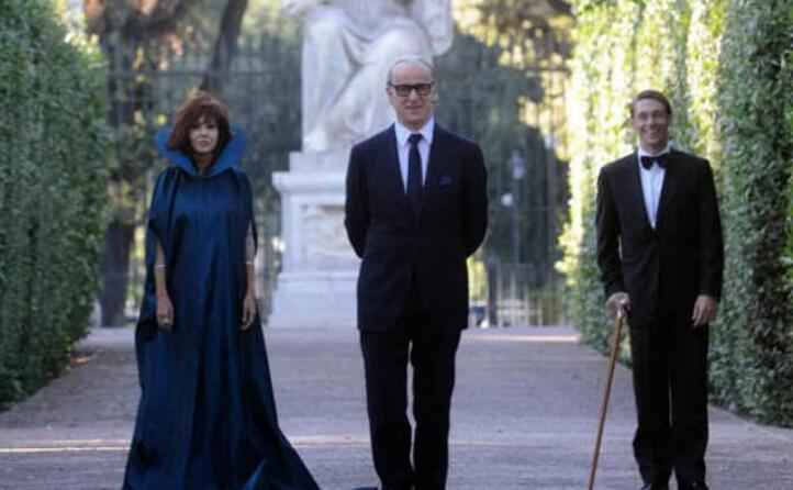 la pellicola narra le avventure dell esperto giornalista jep gambardella
