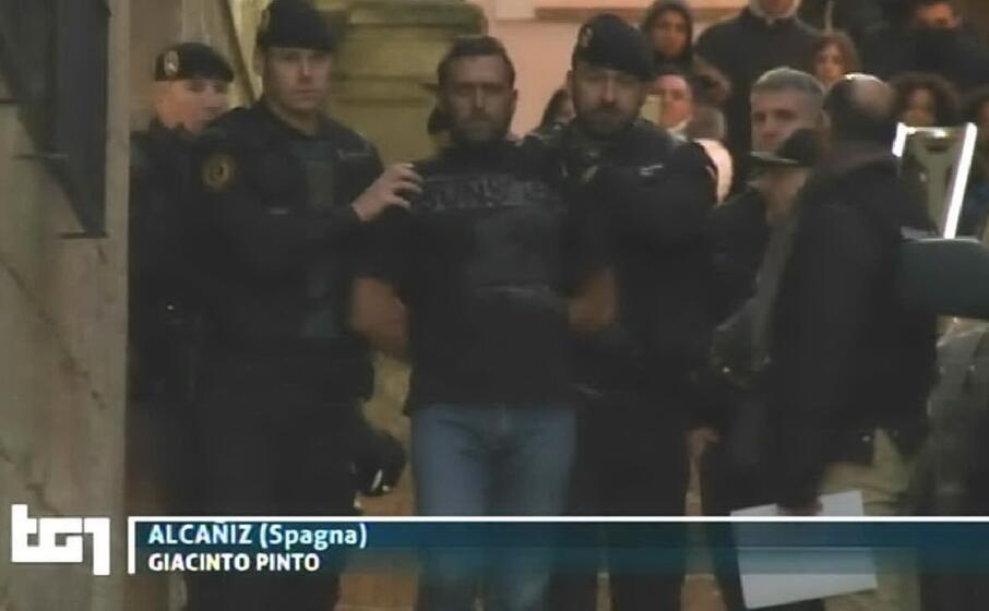 l arresto (ansa)